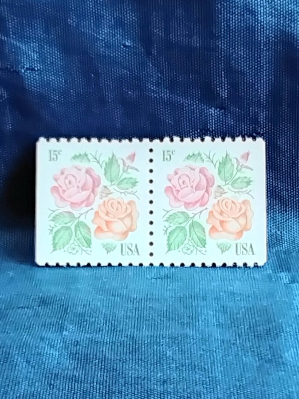 Uncirculated Pair of USA 1978 Floral 15 Cent Stamps!!